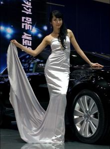 Auto Show Korea: Hot Car Show Girls